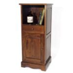 MD8230 Solid wood bedside table with 1 drawer and 1 door, classic design