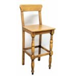 MD8263 Solid wood high bar stool with classic design