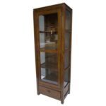 MD9156 Glass Case, Solid wood display case with 1 door and 1 drawer